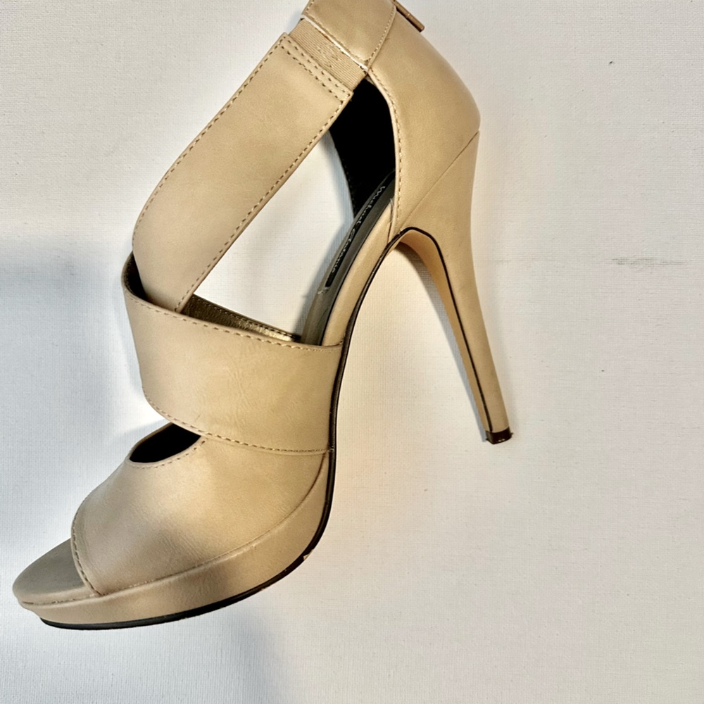 Michael Antonio Womens platform heels size 8.5